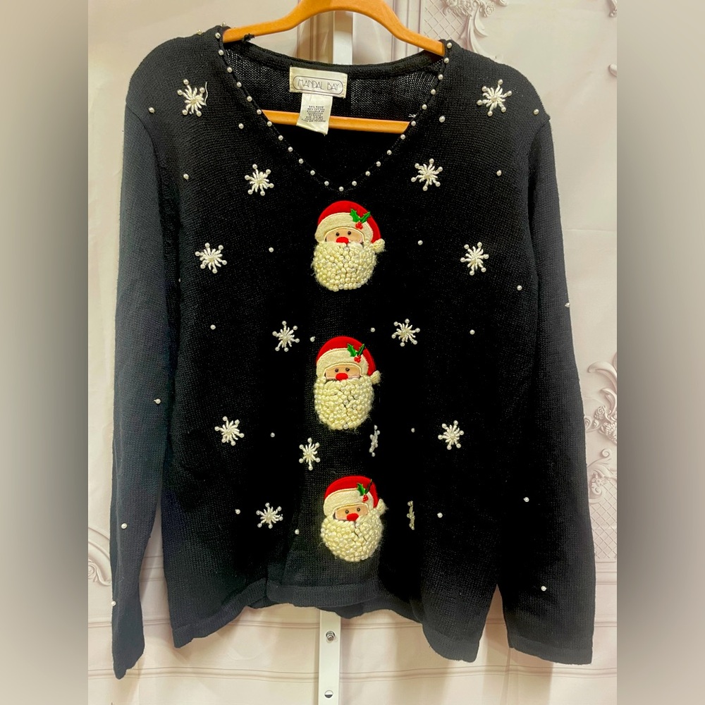 Mandal Bay Vintage Pearl Embellished Santa Face embroidered size Large Sweater